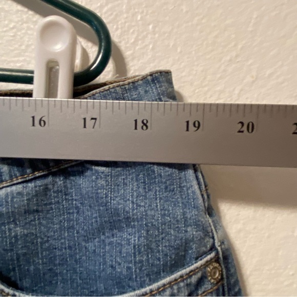 Faded Glory Shorts Women’s Size‎ 18 Denim Stretch Medium Wash - Picture 7 of 8